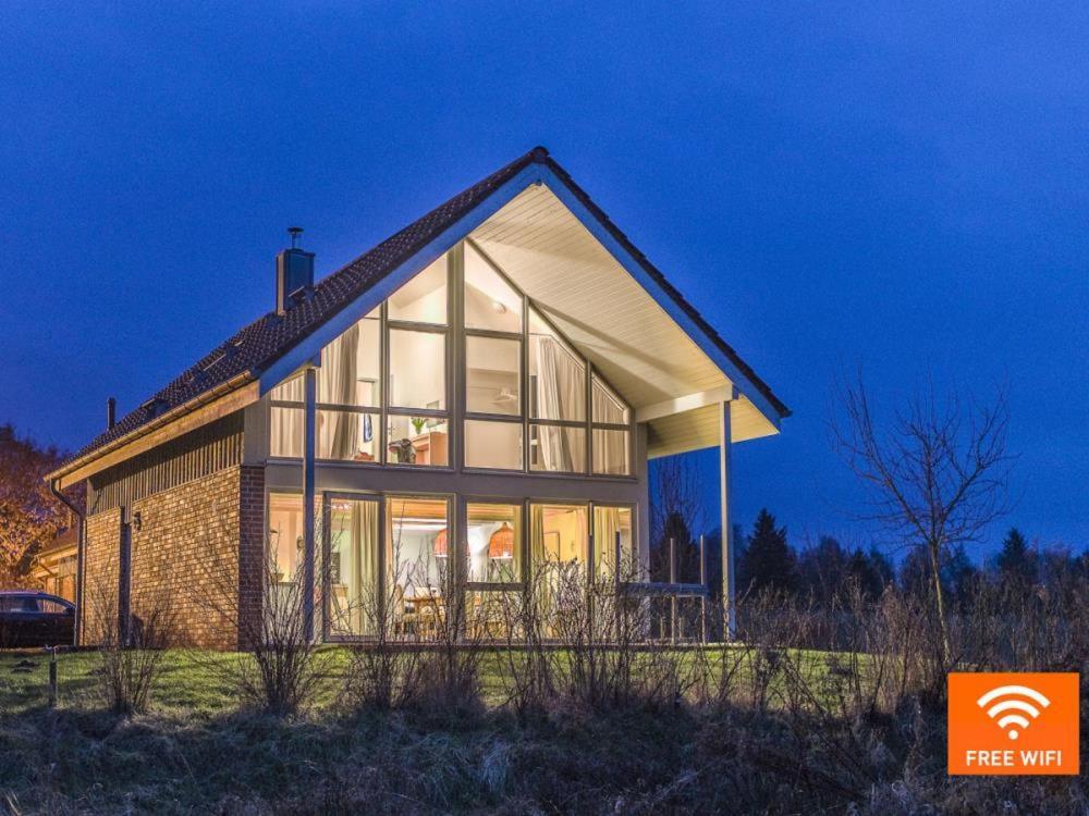 W7 - Sehr Schoenes Ferienhaus Mit Toller Lage Und Super Aussicht In Roebel An Der Mueritz Villa Bagian luar foto