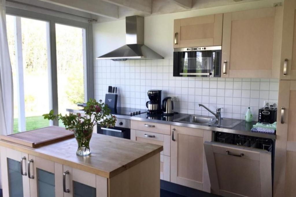 W7 - Sehr Schoenes Ferienhaus Mit Toller Lage Und Super Aussicht In Roebel An Der Mueritz Villa Bagian luar foto